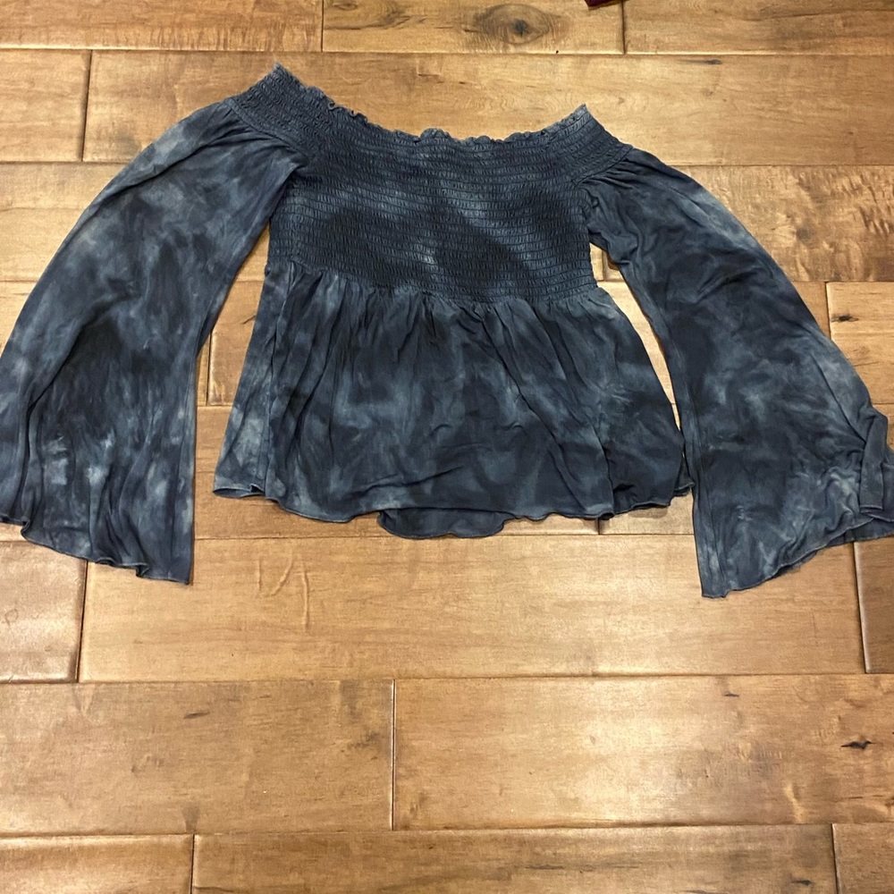 American eagle off the shoulder blouse
